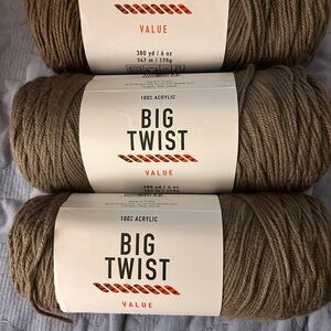 Big Twist Value Yarn taupe